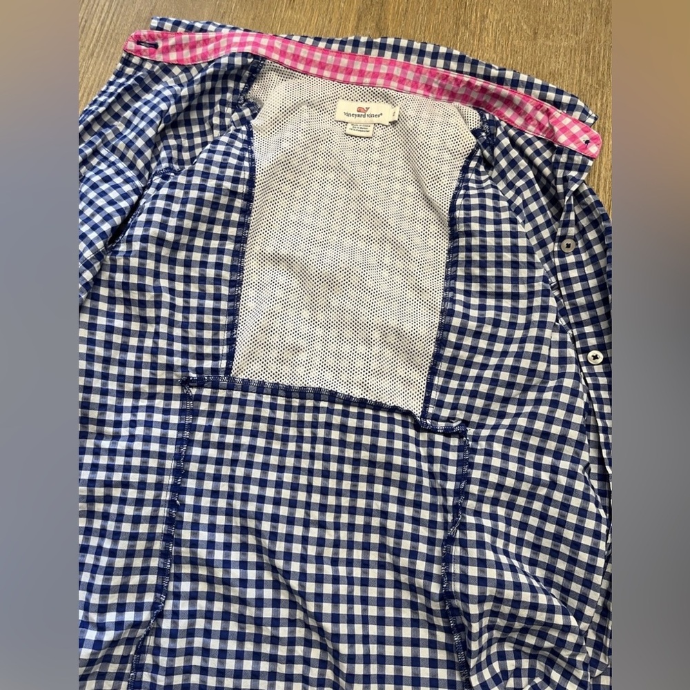 Vineyard Vines Women’s Outdoor Performance Long Sleeve Blue Gingham Button Down - Picture 4 of 12